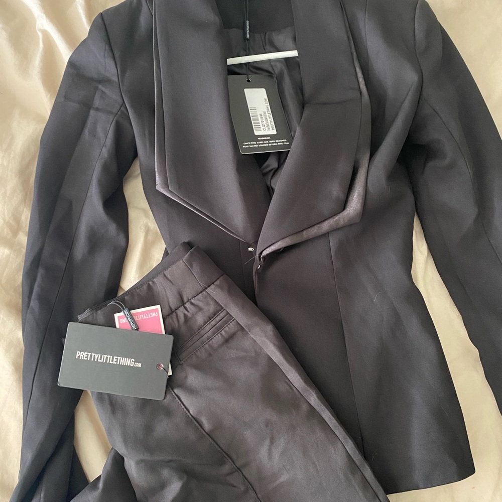Pretty little thing suit set *new with tags*